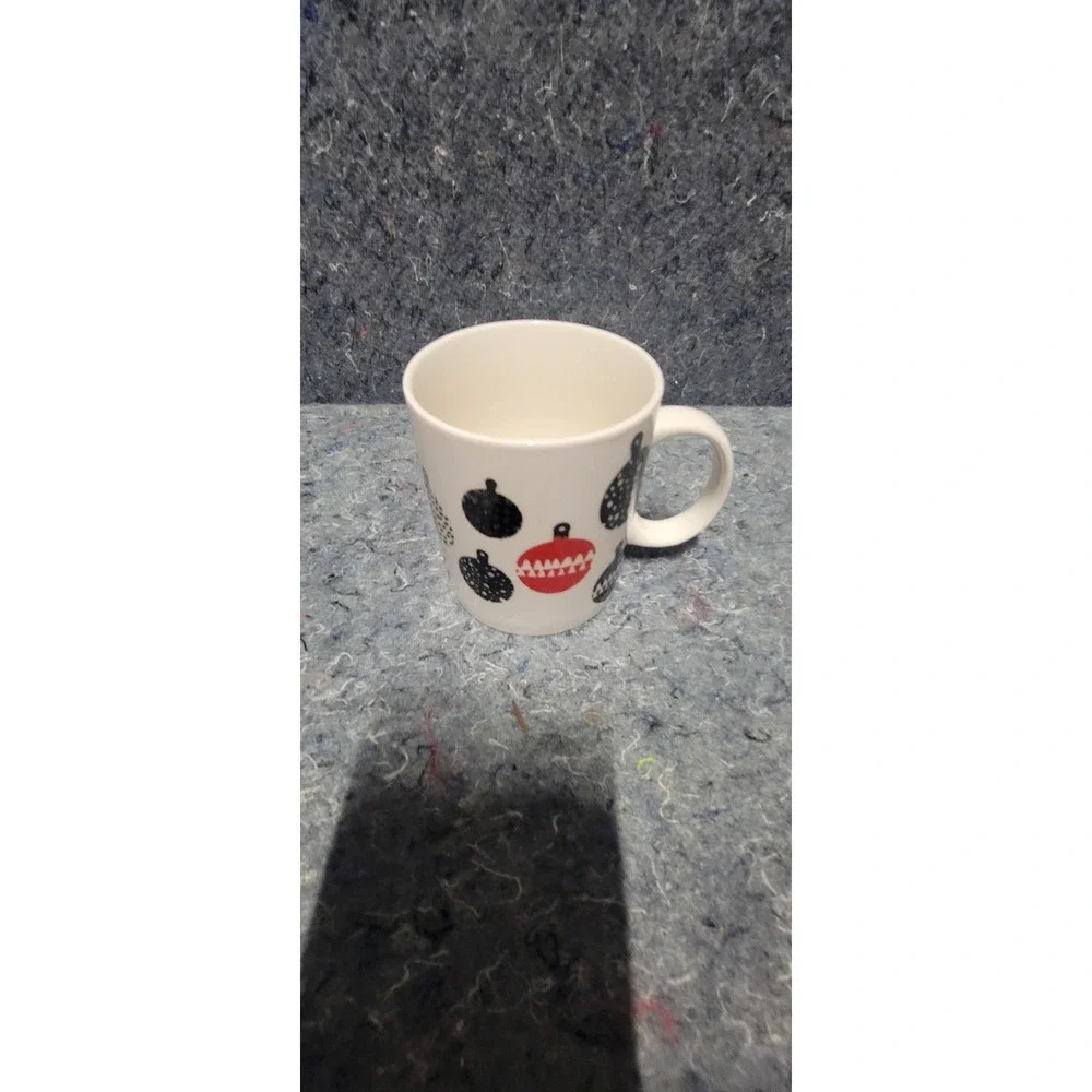 Starbucks Vintage 2016‎ Christmas Black & Red Balls 12fl oz